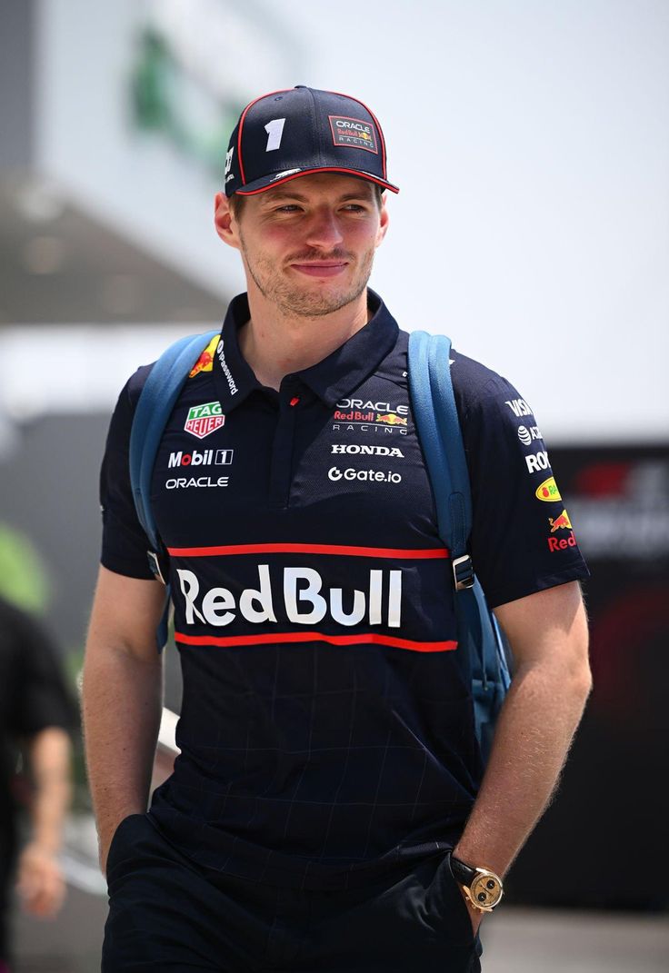 Polo Redbull del equipo 2025