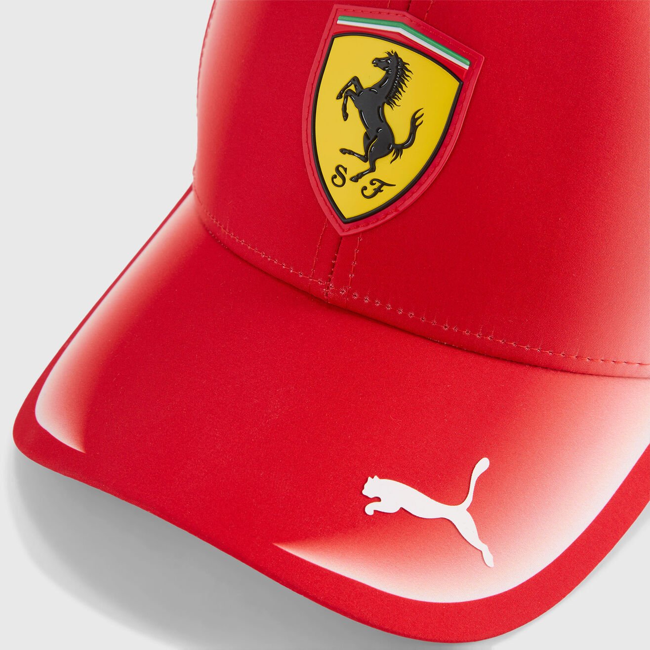Gorra Scuderia Ferrari del equipo 2026