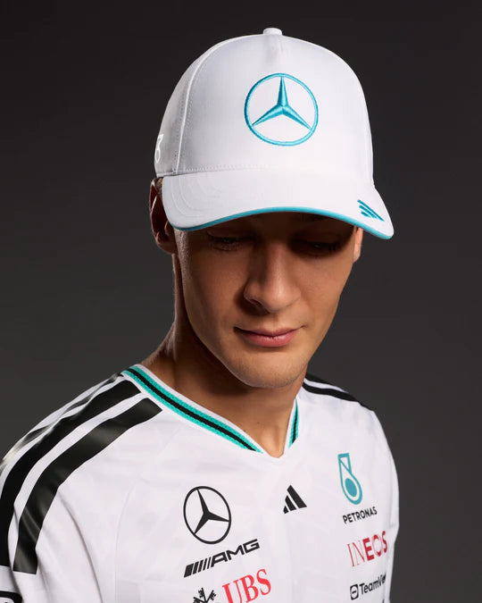 Gorra AMG-Petronas del piloto George Russell 2026